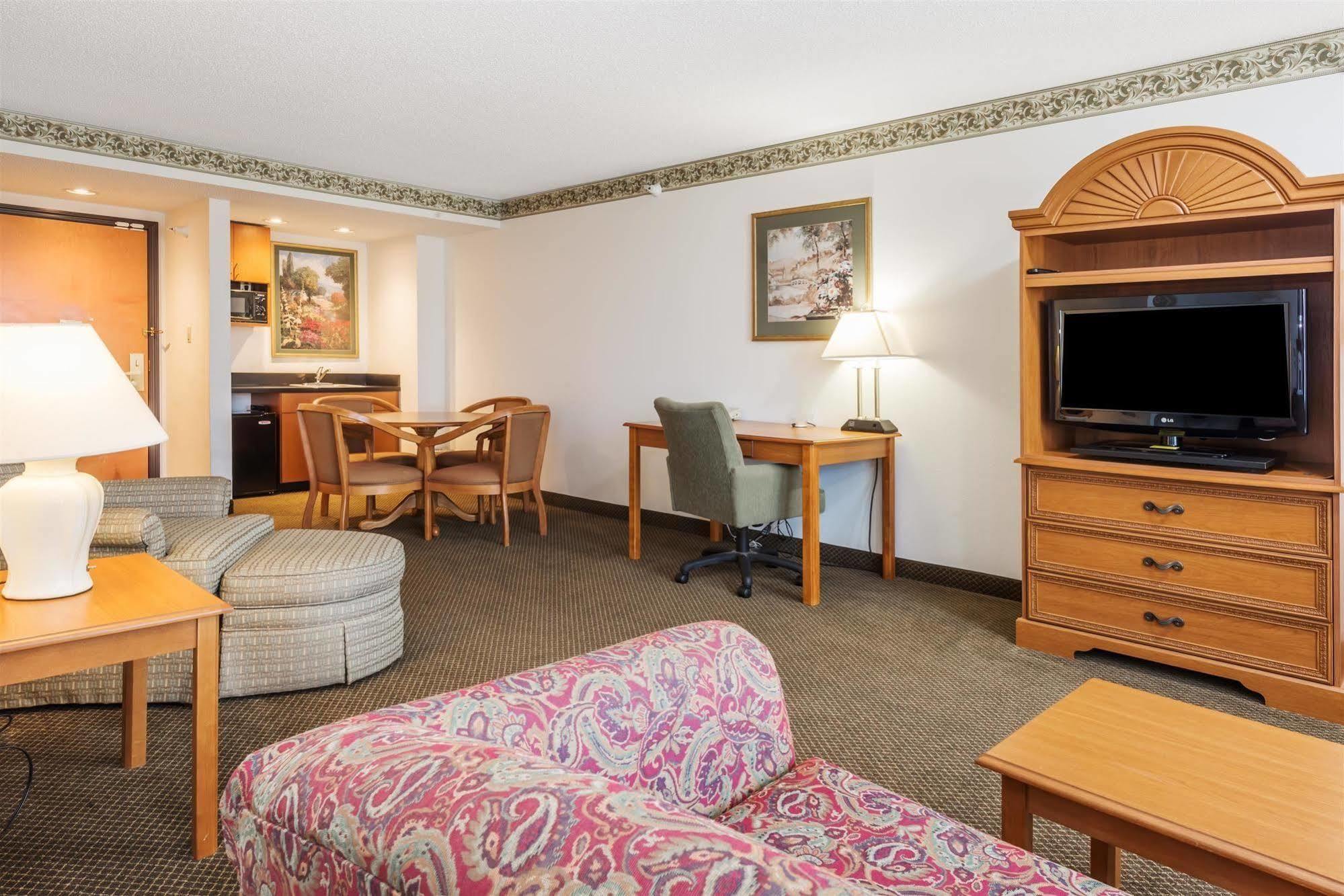 Wingate By Wyndham Indianapolis Airport Plainfield Hotel Ngoại thất bức ảnh
